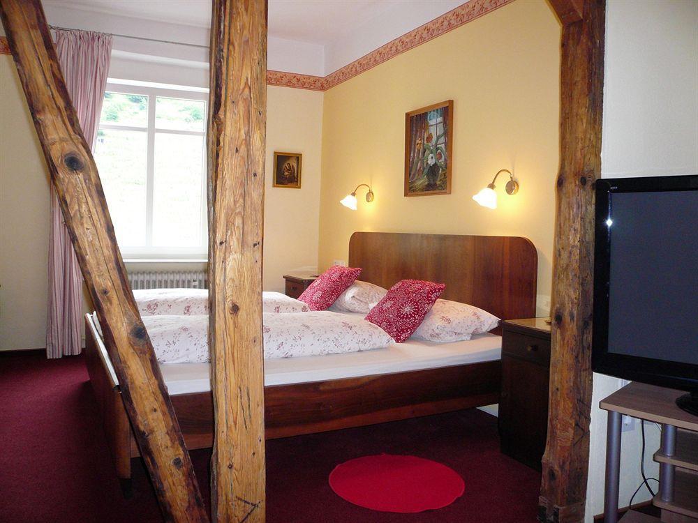Mosel-Landhaus Am Moselufer B&B 브리에데른 외부 사진