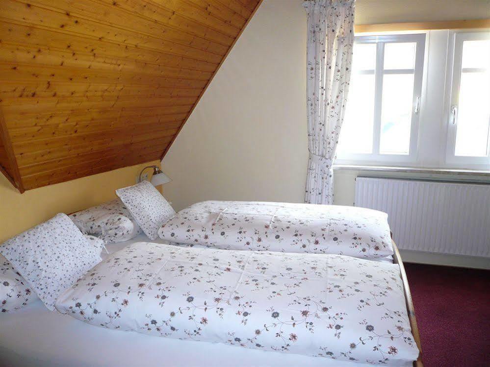 Mosel-Landhaus Am Moselufer B&B 브리에데른 외부 사진